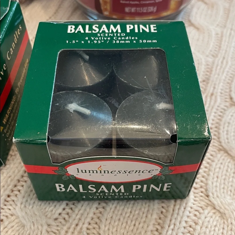 NWT Christmas Candle Set 10 total scented candles.
